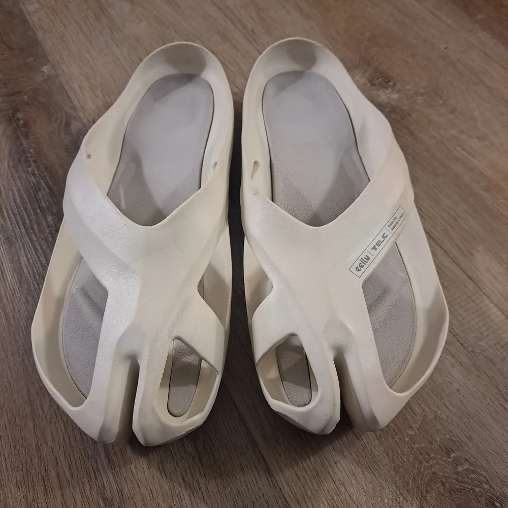 Ccilu sandals designed